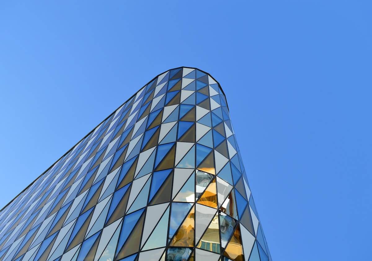 希望没事！德容抵达甘伯体育城接受检查，因肌肉不适退出荷兰集训